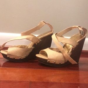 Jessica Simpson wedges Size 5